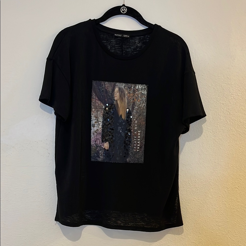 Zara Collection Black Graphic T-Shirt - fantastic condition- size M
